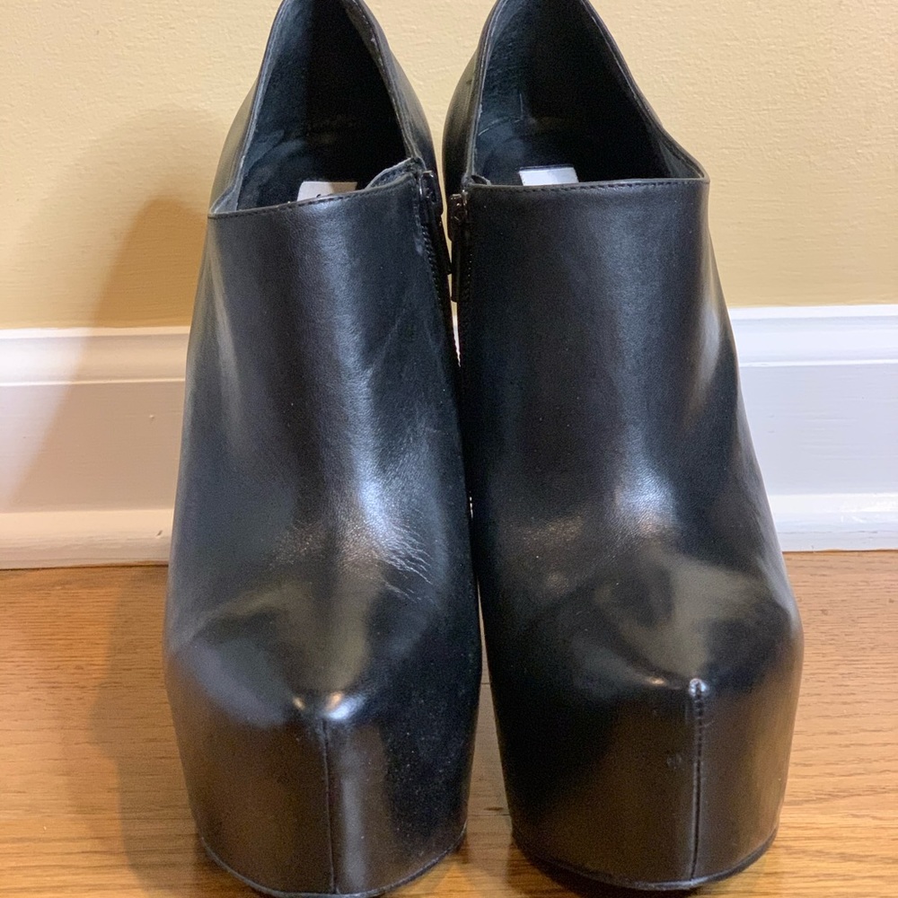 Black Aldo heels